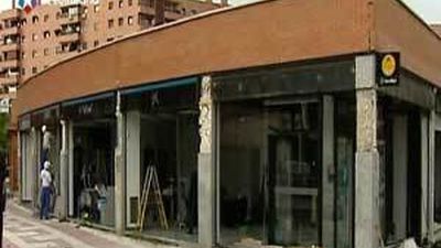 Una sucursal bancaria en Móstoles parcialmente destruída con una explosión en un atraco