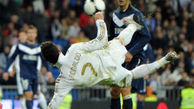 El Madrid busca ante el Málaga su victoria local número mil en un clima de tensión