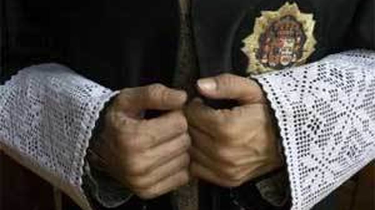 Los jueces llaman a desobedecer a quien no respeta  la Constitución