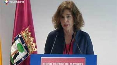 Ana Botella visita el Centro de Mayores Infante Don Juan