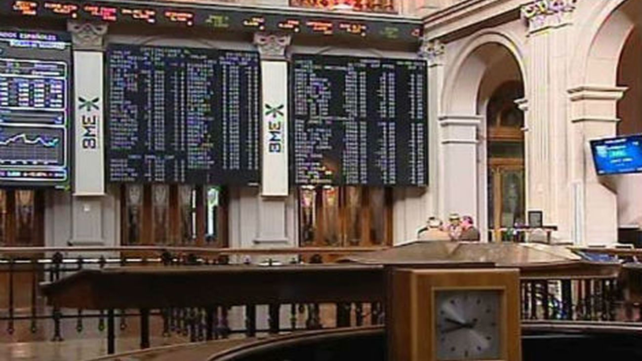 España coloca 4.574 millones en bonos al menor interés desde 2009