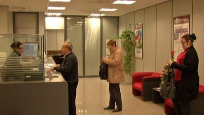 FACUA calcula que los usuarios pagan hasta 200 euros al año en comisiones bancarias