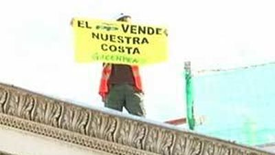 Ocho detenidos en la protesta de Greenpeace en el Congreso