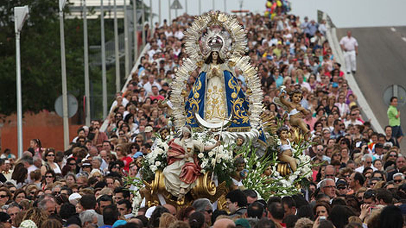 80.000 personas asisten a la bajada de la Virgen de Los Angeles en Getafe
