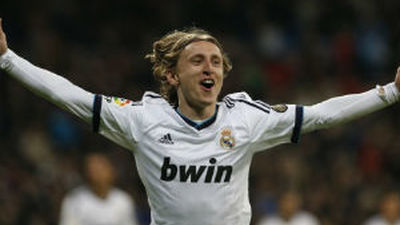 Modric pide paso