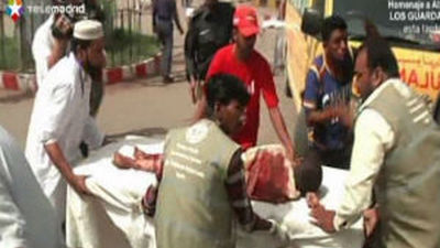 Los paquistaníes desafían a los talibanes y acuden a las urnas