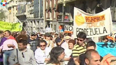 Las marchas de 'indignados' lanzan duras críticas a la clase política