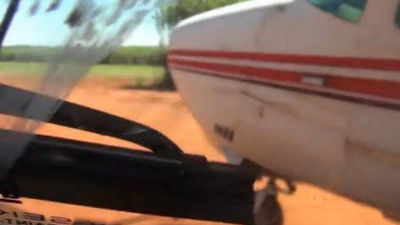 Interceptan en Brasil un avión cargado de droga en el momento del despegue