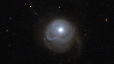 Una galaxia ultraluminosa llama la atención de Hubble