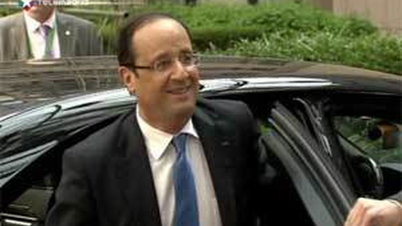 Hollande se compromete a realizar las  reformas que Barroso le exige para relajar el déficit