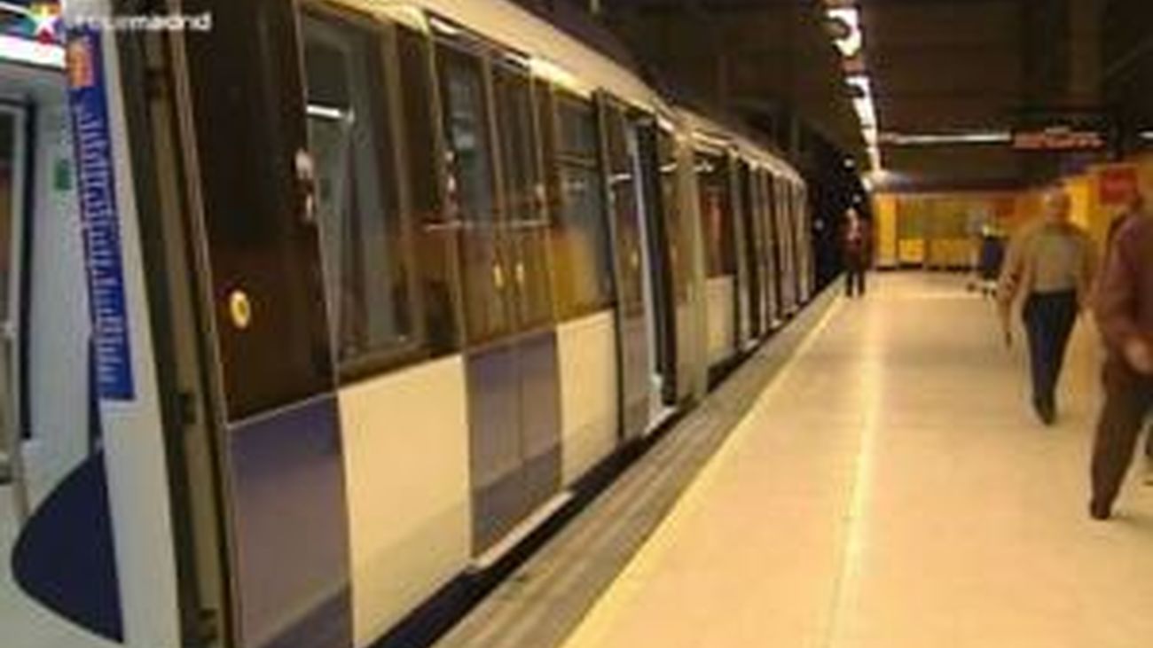 Un 50% de los trabajadores de Metro secundan los paros sin incidentes