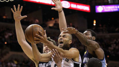 Parker y Spurs aplastan a los Grizzlies de Gasol en inicio de las finales del Oeste