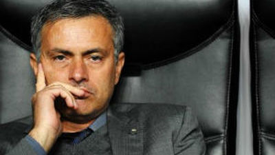 La marcha de Mourinho, bien recibida en la calle