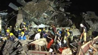 Se peinan los escombros en busca de más supervivientes del tornado en Oklahoma