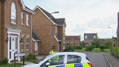 La policía interroga a dos supuestos cómplices en el asesinato del soldado en Londres