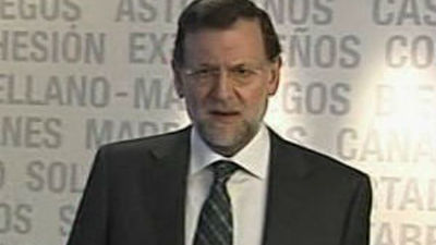 Rajoy promete a los barones del PP criterios objetivos en el reparto del déficit