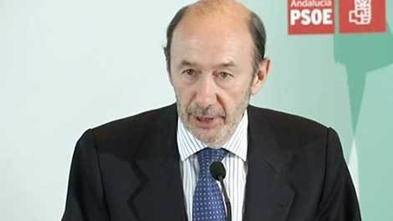 Rubalcaba pone de ejemplo Andalucía para un pacto de reactivación económica