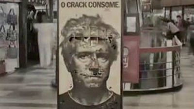 Sao Paulo lanza una campaña contra el consumo de crack con larvas que devoran los carteles