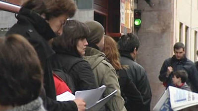 La débil recuperación económica sigue sin crear empleo en la eurozona y la UE en marzo