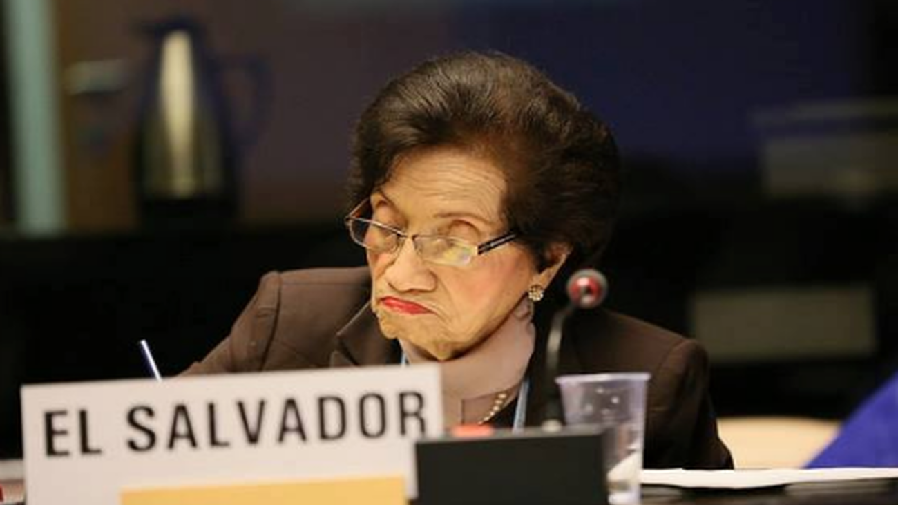 La ministra salvadoreña propone provocar el parto inducido para salvar a "Beatriz"