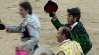 La cuadrilla de Castaño, por encima del matador