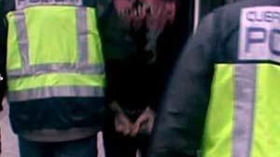 Trece detenidos, cinco menores, por una violenta pelea entre bandas latinas en el Metro