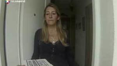 Brunete entrega a domicilio las heces de los perros que sus dueños no recogen de la calle