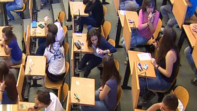 Carlismo, absolutismo, Aristóteles y Hume en el primer día de selectividad