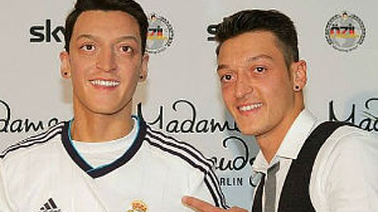 Ozil cuenta ya con una estatua de cera