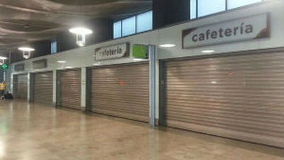 Bares cerrados y seguimiento masivo de la huelga en Barajas, contra el ERE