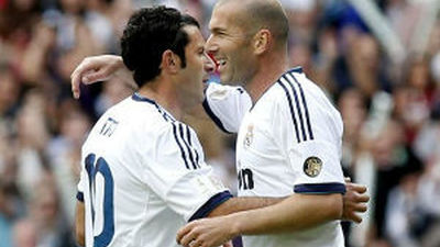 Figo y Roberto Carlos apuestan por Zidane como entrenador