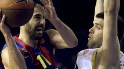 El Real Madrid busca dejar contra las cuerdas al Barça