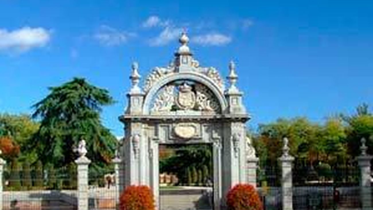 Puerta de Felipe IV, frente al Casón del Buen Retiro