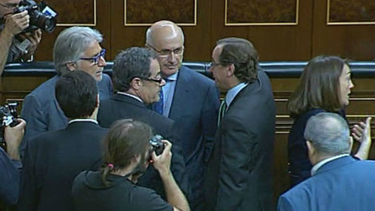 PP y PSOE prometen "talante generoso" y "altura de miras" para ampliar el pacto