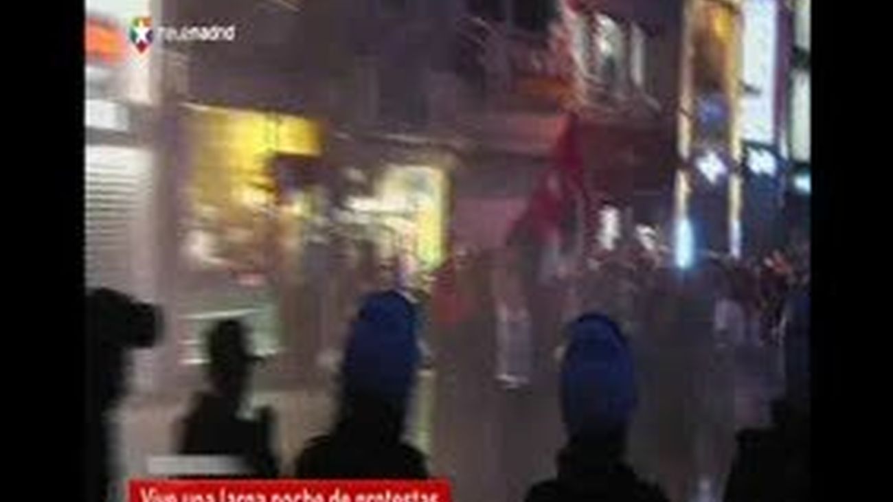 Turquía vive una larga noche de enfrentamientos tras el desalojo de Gezi