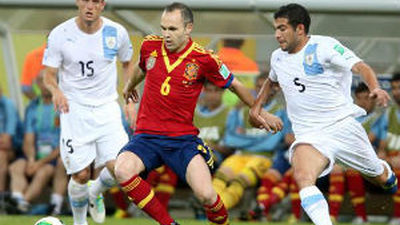 2-1. Iniesta dirige una exhibición ante Uruguay