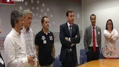 Gómez apoya a padres de El Boalo que piden a la Comunidad que cumpla su "compromiso" de ampliar el colegio