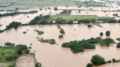 Aumentan a 77 los muertos en las inundaciones del norte de la India