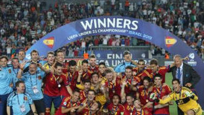 La rojita enamora a la prensa: "Ganamos los de siempre"