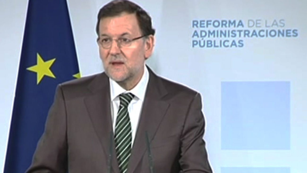 Rajoy anuncia 200 medidas para reducir la administración