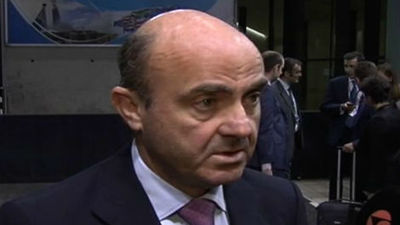 Guindos descarta un recorte de las prestaciones por desempleo