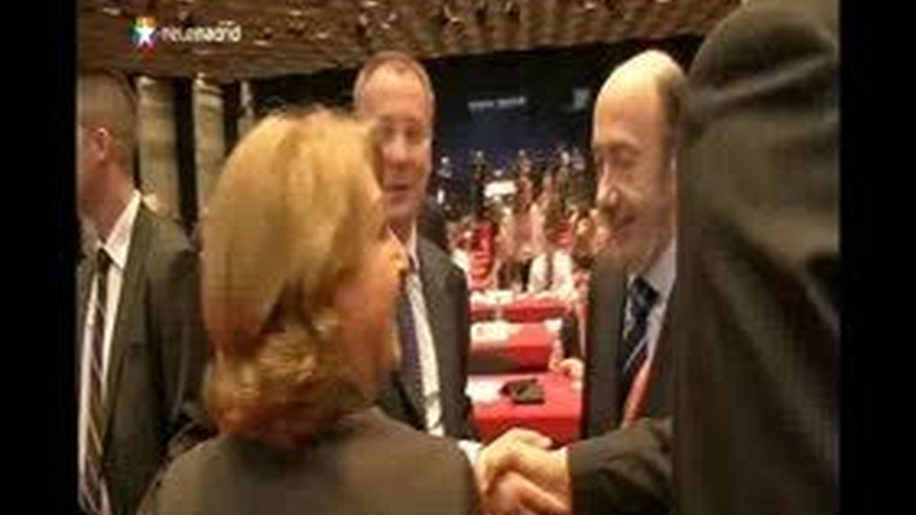 Rubalcaba pide  "adoptar decisiones  ya" porque "está en juego" el futuro de la UE
