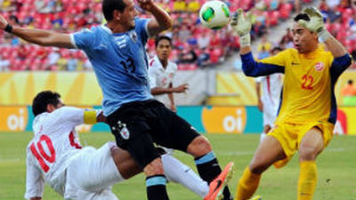 8-0. Uruguay se emborracha de goles ante Tahití