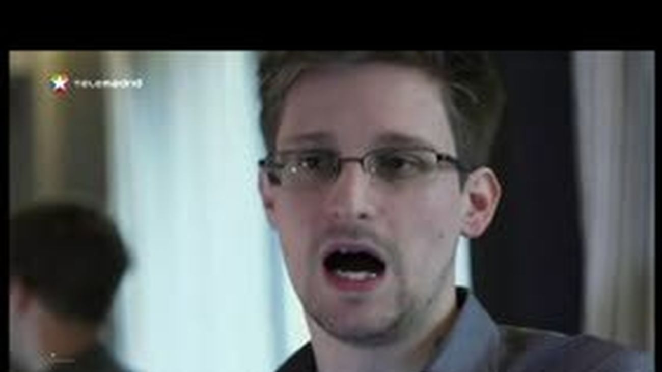 Snowden no puede salir de Rusia por tener pasaporte anulado, dice su entorno