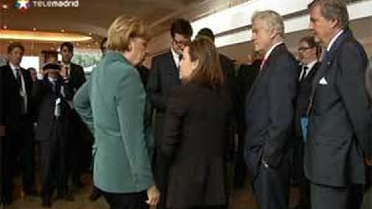 Santamaría asegura que España continuará "en el camino correcto" de reformas