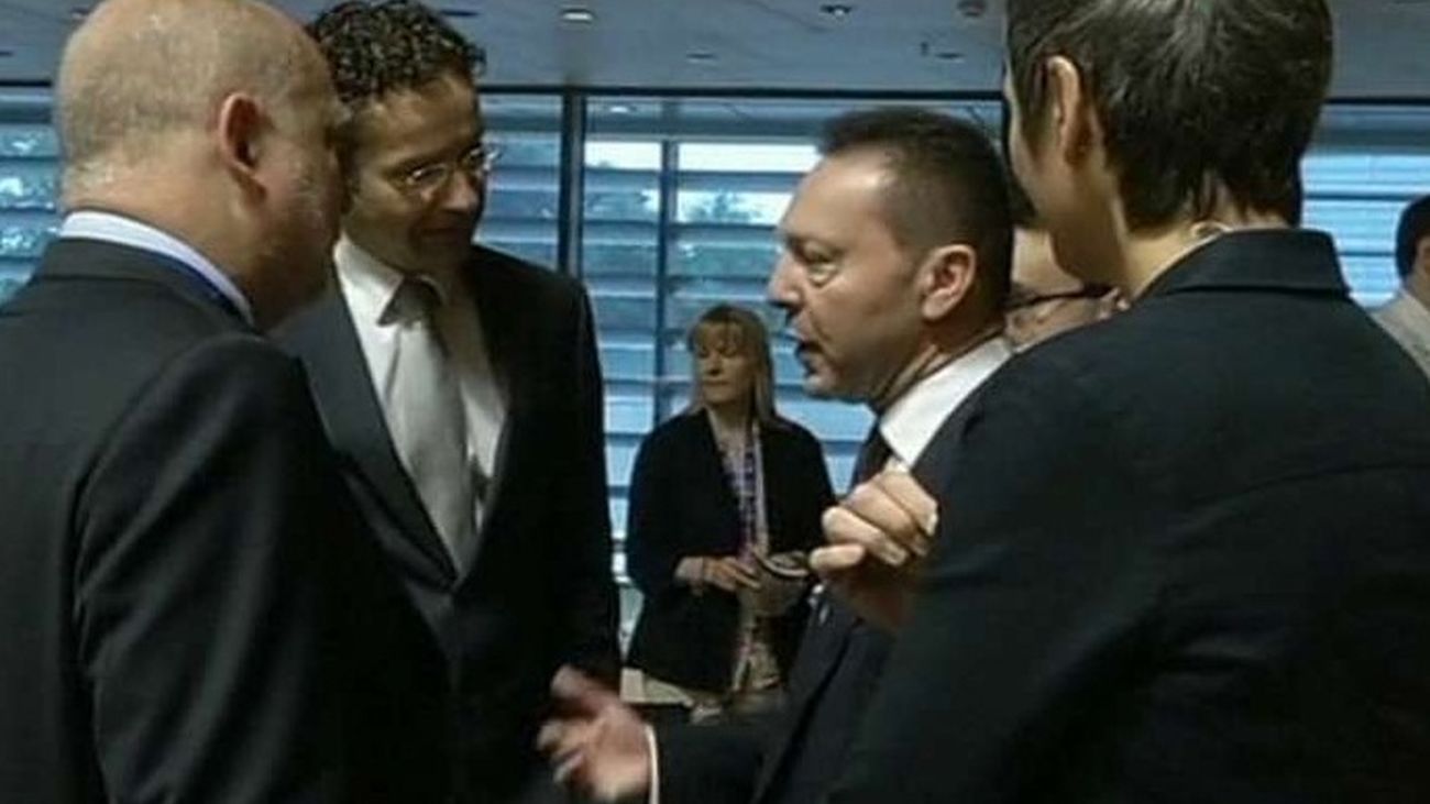 La UE pacta las reglas de los rescates bancarios con protección de los depósitos