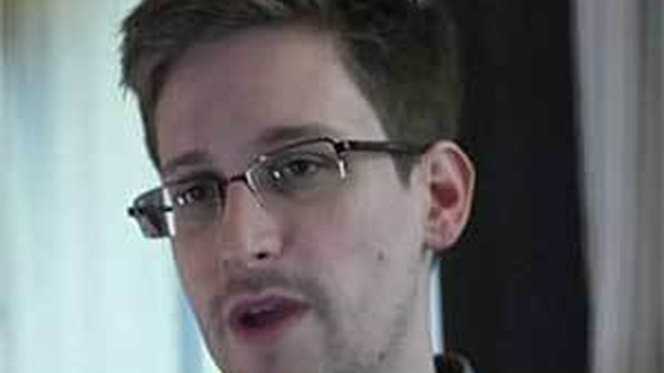 Snowden está dispuesto a volver a EEUU pero con condiciones, según su padre