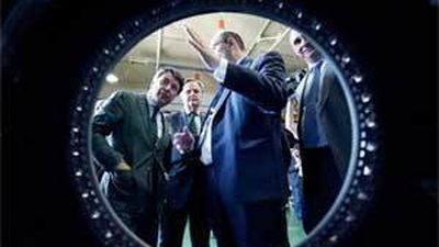 González visita la planta de motores aeronáuticos del grupo ITP en Aljalvir