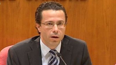 Las empresas que optan a los hospitales ofrecen a empleados entrar en el accionariado