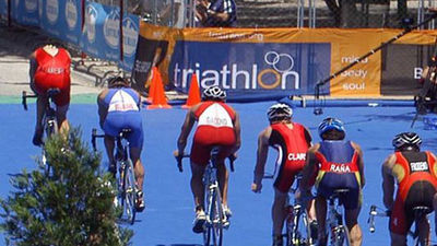 El Triatlón KM0, espectacularidad y dureza para acabar en la Puerta del Sol